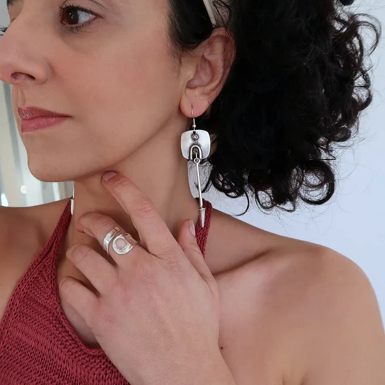 Vintage Geometric Abstract Square Arrow Drop Earrings - Image 4