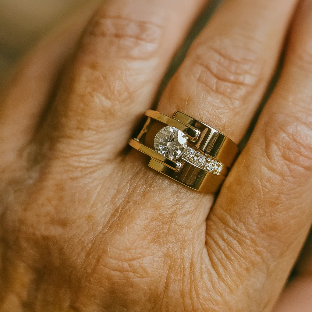 Vintage Golden Irregular Zirconia Ring - Image 2
