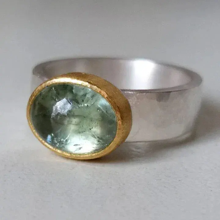 Vintage Green Round-Stone Ring - Image 2