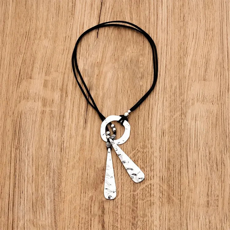 Vintage Hollow Circle Droplet Design Necklace - Image 2