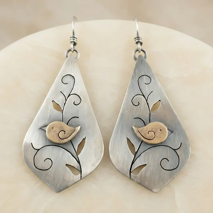 Vintage Minimalist Style Bird Pattern Earrings - Image 2