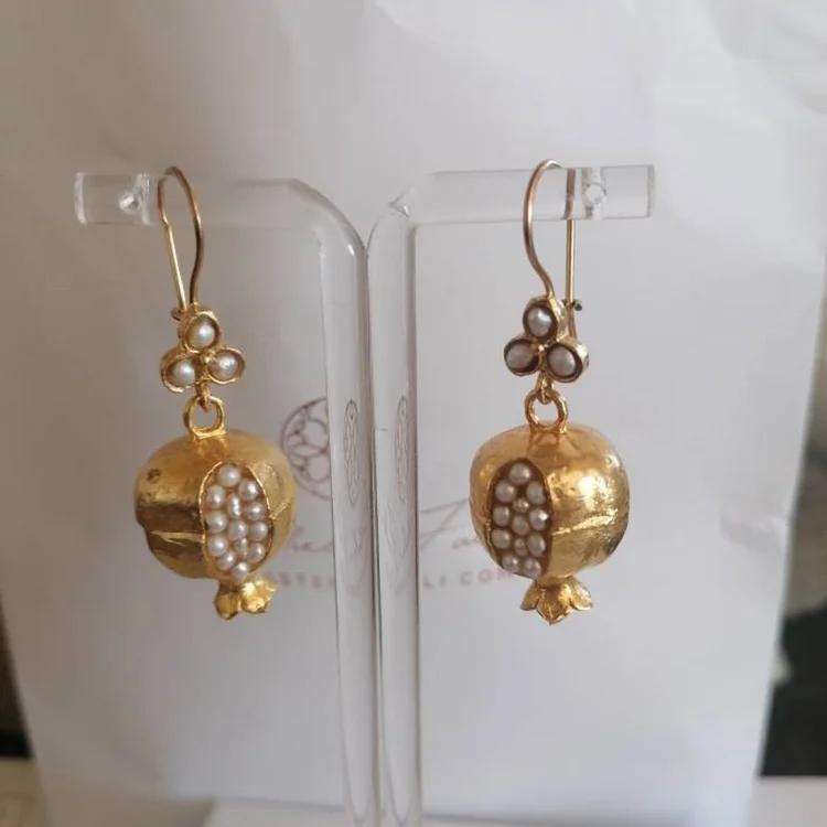 Vintage Pomegranate Design Earrings - Image 4