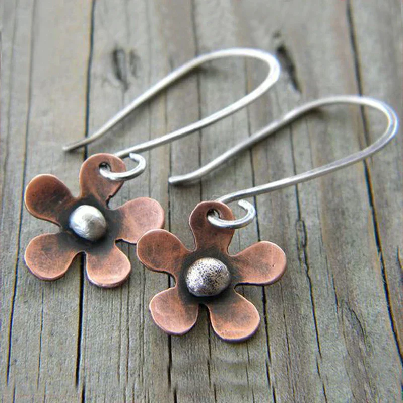 Vintage Silver Floral Earrings - Image 2