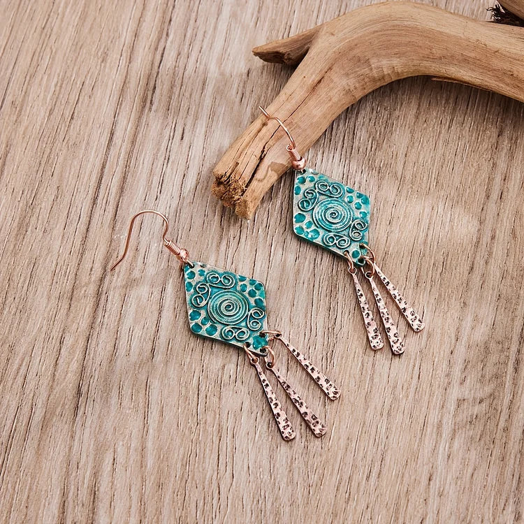 Vintage Totem Carved Diamond-Shaped Drop Earrings - Image 3