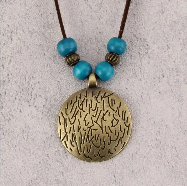 Vintage women's necklace with more adjustable leather strap and beads - Image 5