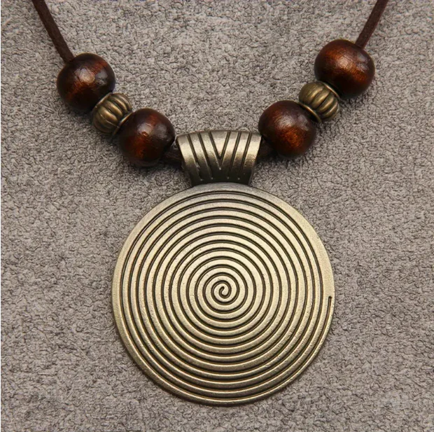 Vintage women's necklace with more adjustable leather strap and beads - Image 6