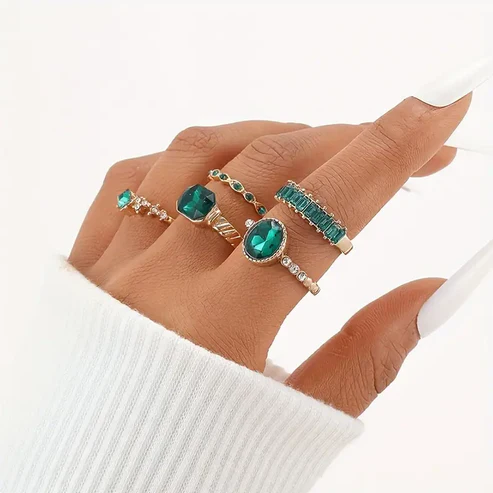 Zarina Exquisite Emerald Ring Set - Image 3